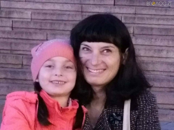 Житомирян просять допомогти зібрати кошти на лікування 32-річної Жанни Кириченко. У жінки рак