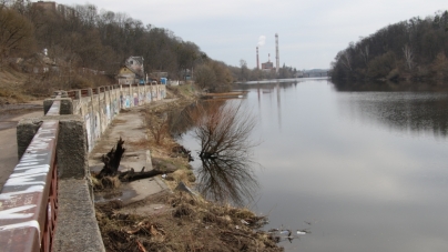 У Житомирі тривають роботи по реконструкції набережної річки Тетерів