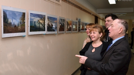 У Житомирі відкрили фотовиставку «Неповторні барви України»