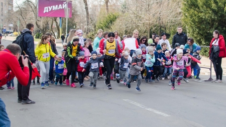На підтримку онкохворих дітей у Житомирі відбувся благодійний пробіг «Біжу за життя»