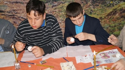 Житомирські діти розмалювали писанки для захисників України (ФОТО)