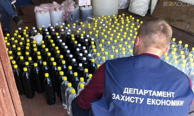 На Житомирщині правоохоронці вилучили майже 2 тонни фальсифікату алкоголю