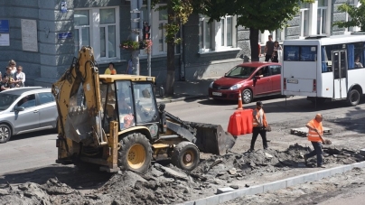 За майже 20 мільйонів ремонтують дорогу по Великій Бердичівській у Житомирі