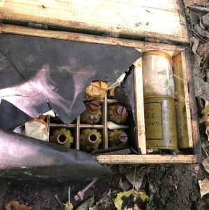 На Житомирщині поруч з військовою частиною знайшли два ящики з гранатами