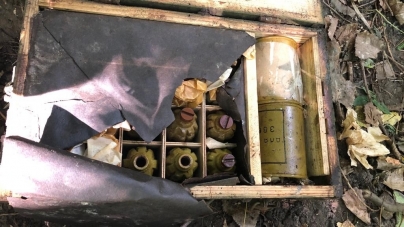 На Житомирщині поруч з військовою частиною знайшли два ящики з гранатами