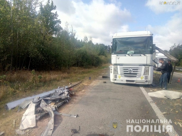 У Коростишівському районі зіштовхнулися дві вантажівки: один із водіїв у реанімації