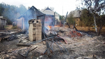 На Житомирщині селянин палив траву, а загорілося одразу 5 дач