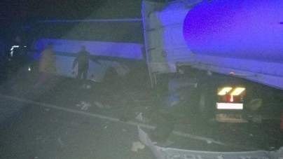 Жах! Під Новоградом вантажівка влетіла у автобус: загинули 9 людей, ще 10 – у лікарні