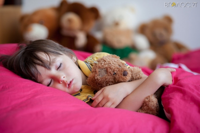 Діти лягають спати в холодні ліжечка: житомиряни просять увімкнути опалення у садочках