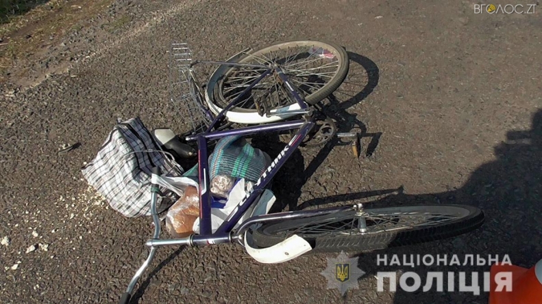 Рейсовий автобус збив 78-річного велосипедиста. Дідусь помер у реанімації