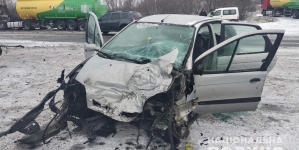 Два автопоїзда, вантажівка та легковик потрапили у ДТП під Новоградом: постраждала жінка