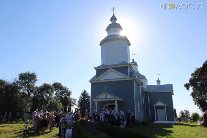 Через конфлікт між вірянами у Житомирському районі закрили церкву. Розбиратиметься суд