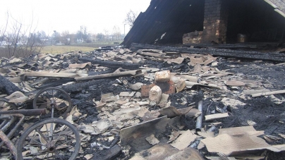 Вночі чоловік підпалив будинок, де спали колишня дружина та 6 дітей