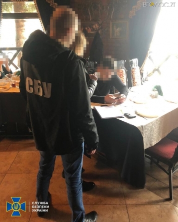 СБУ викрила чиновника Житомирської ОДА, який запровадив схему вимагання грошей від підприємців