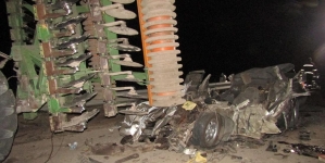 Жахлива ДТП: іномарка влетіла у трактор. Загинув водій та його 19-річний пасажир