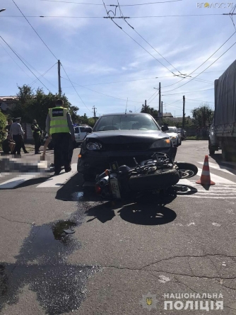 Зранку на перехресті Чехова і Новопічної насмерть розбився мотоцикліст. Його пасажир у реанімації