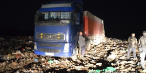 У Коростені затримали три вантажівки з “львівським” сміттям