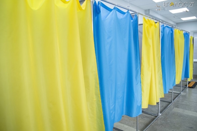 Навчені «гірким» досвідом: у Романові придбають тканину для кабінок для голосування