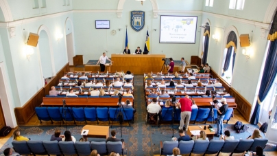 Як проходила восьма сесія міської ради 17 червня (ФОТО)