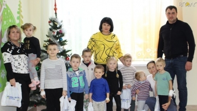 Депутати фракції «Сила і Честь» привітали із Днем Святого Миколая маленьких пацієнтів дитячої лікарні