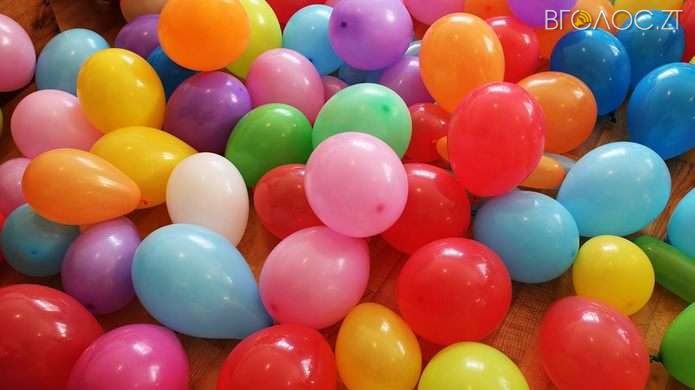 Переваги використання повітряних кульок та свята, на яких вони часто використовуються