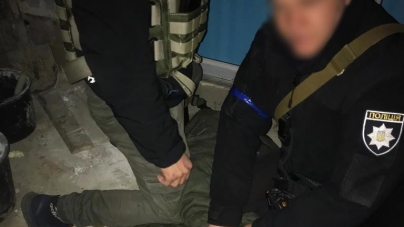У Житомирському районі молодики викрали речі загиблого українського льотчика