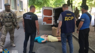 У Житомирі СБУ затримала «благодійника», який продавав гуманітарну допомогу