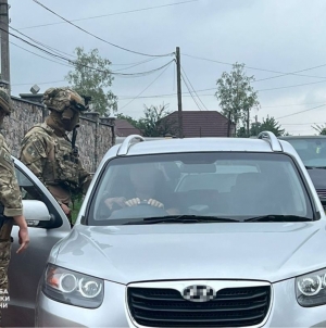 СБУ Житомирщини виявила схему продажу автомобілів, які ввозилися як гуманітарна допомога