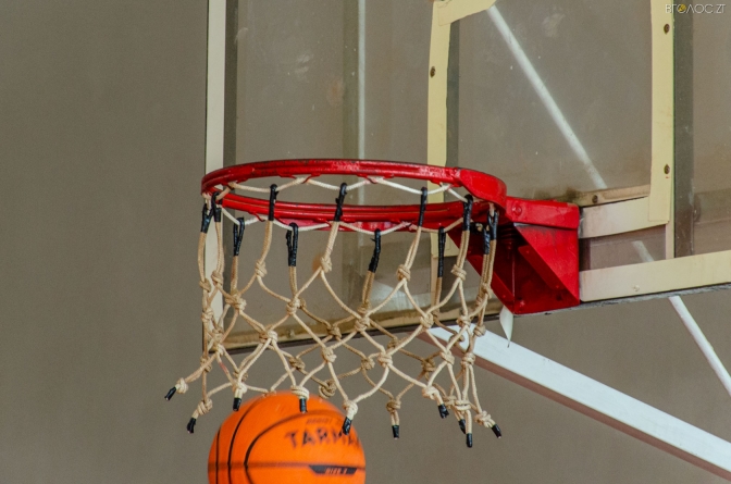 У Житомирі пройшов благодійний баскетбольний матч на підтримку ЗСУ