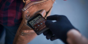 У Житомирі учні ліцею допомогли поліцейським затримати крадія мобільних