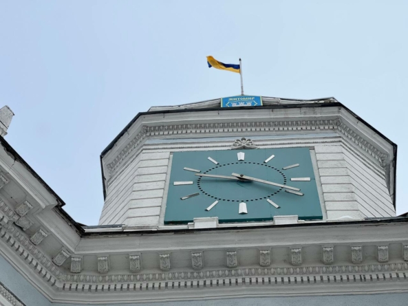 «Головний» годинник Житомира зупинився на невизначений термін