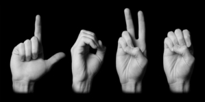 В обласній юнацькій бібліотеці знову працюватиме школа жестової мови