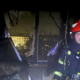 На пожежі у кімнаті житомирського гуртожитку вогнеборці врятували жінку з дитиною
