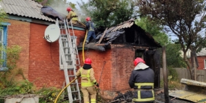 На пожежі у Коростені вогнеборці врятували жінку