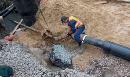 «Житомирводоканал» за 2 дні замінив 300 метрів каналізаційної мережі