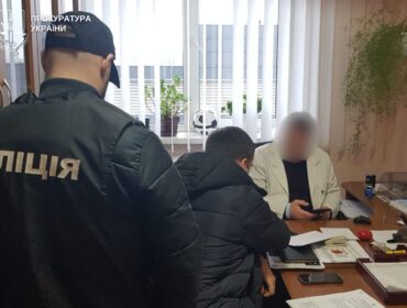 Двох житомирських лікарів-кардіологів підозрюють у хабарях за встановлення інвалідності