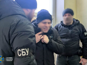 Посадовця Бердичівської міськради впіймали на хабарі у 5,5 тисяч доларів