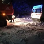Рятувальники визволили «швидку» із замету у Житомирському районі