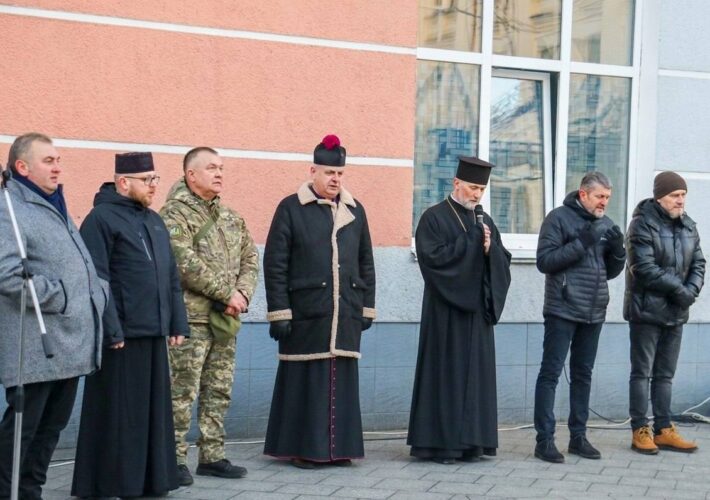 Сьогодні, 12 квітня, представники Ради християнських церков Житомирщини здійснять спільну великодню молитву