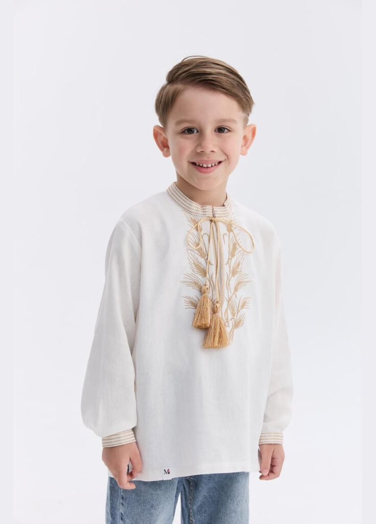 Вишиванка молочна для хлопчика.