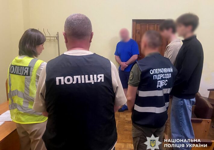 У Житомирі двом засудженим повідомили про підозру у вимаганні із погрозою насильства