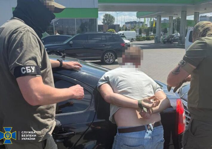 На Житомирщині СБУ затримала керівника підрозділу РТЦК на хабарях за зняття військовозобов’язаних з розшуку та уникнення призову