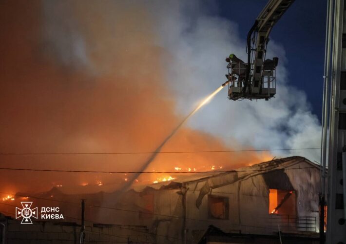#Київ: двоє людей постраждали під час нічної російської атаки на Київ
